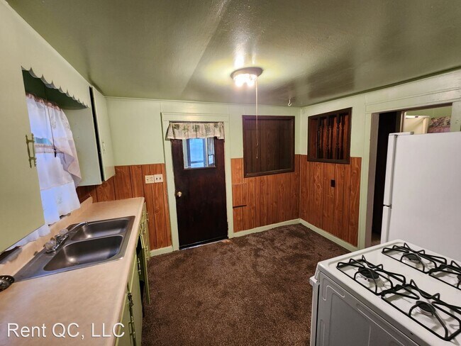 Building Photo - 2 br, 1 bath House - 224 4th St