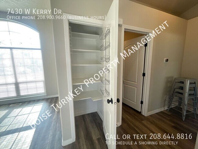 Building Photo - 7430 W Kerry Dr