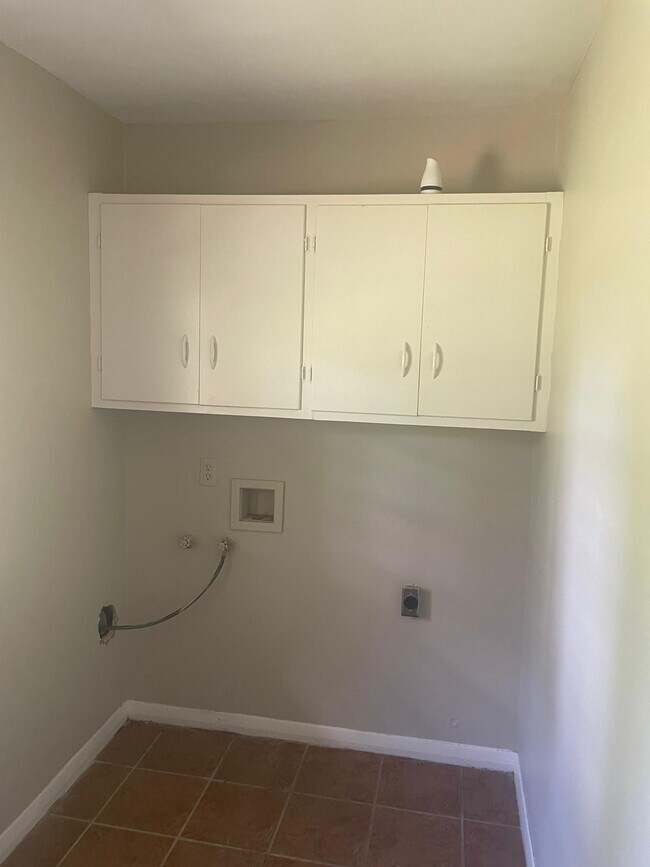 Building Photo - 3520 Lazy Ln