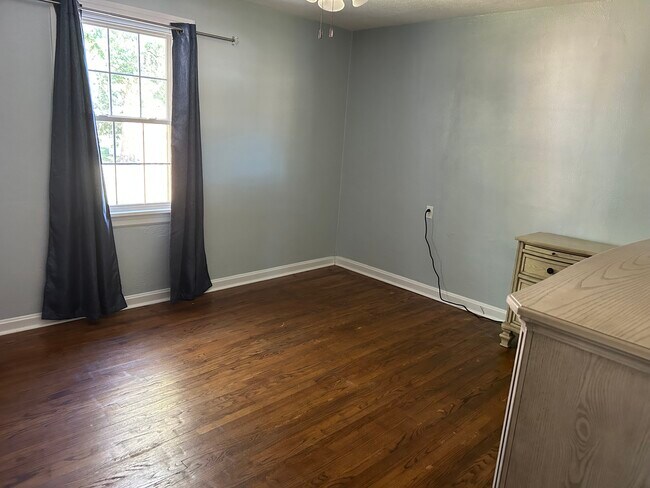 Building Photo - 237 N 2nd St