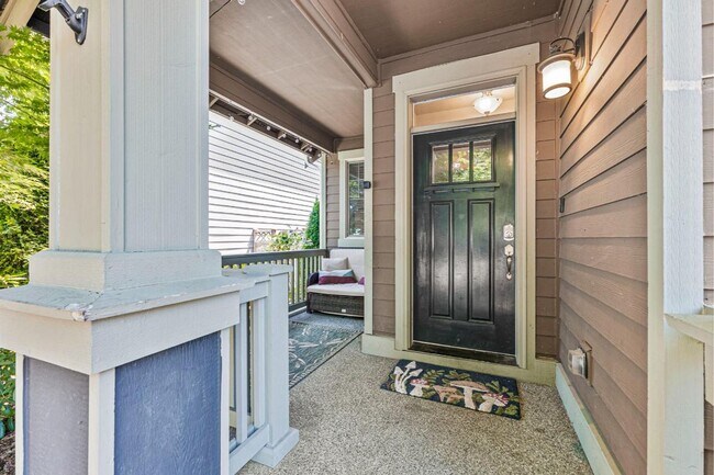 Building Photo - 5-Bedroom Horizon Pointe Home | Theatre Ro...