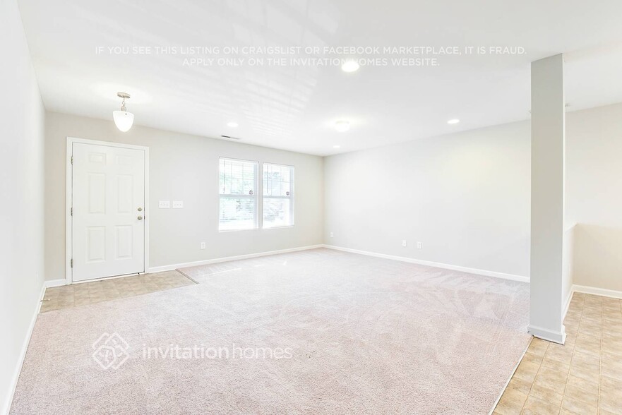 Building Photo - 746 Mountain Quail Dr