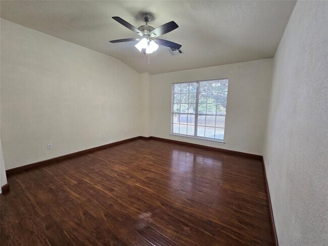 Building Photo - 505 Shant St