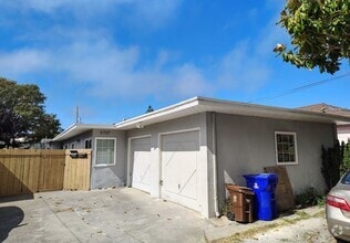 Building Photo - 5707 Carlos Ave