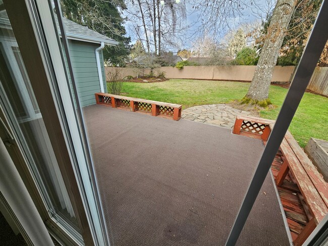 Building Photo - 855 Fran St SE