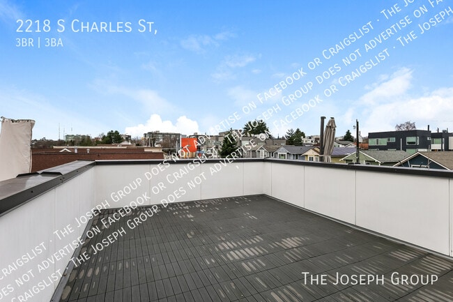 Building Photo - 2218 S Charles St