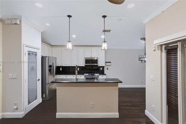 Building Photo - 4927 Lombard Pass Dr