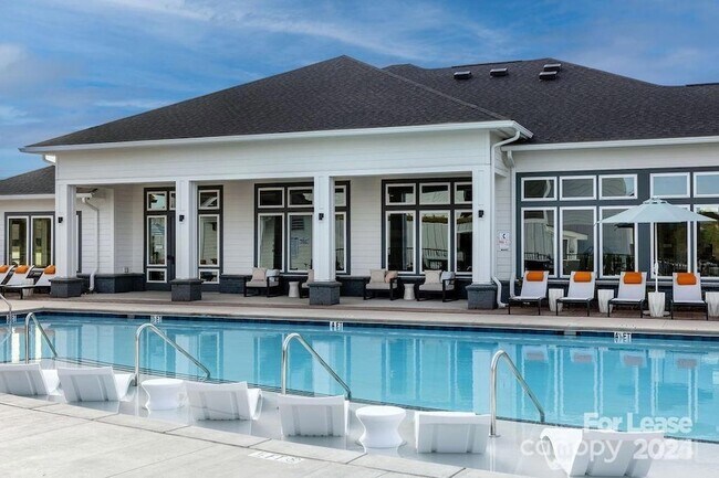 Building Photo - 225 Rhyne Rd