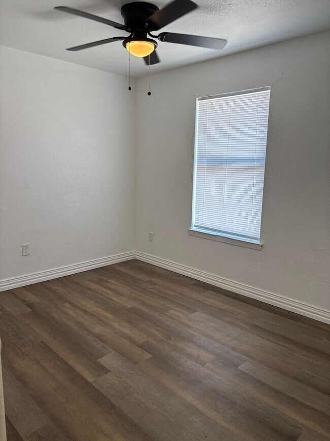 Building Photo - Gated Community with Updated 2-Bedroom, 1....