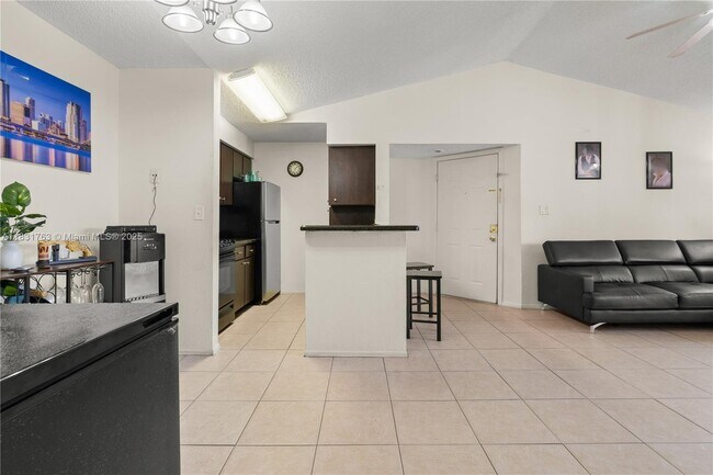 Building Photo - 2866 S University Dr