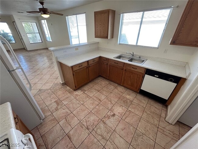 Building Photo - 625 Carlos Julio Ave