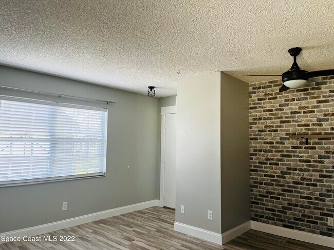 Building Photo - 3005 Sir Hamilton Cir