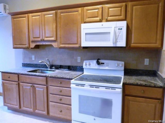 Building Photo - 78 Main St