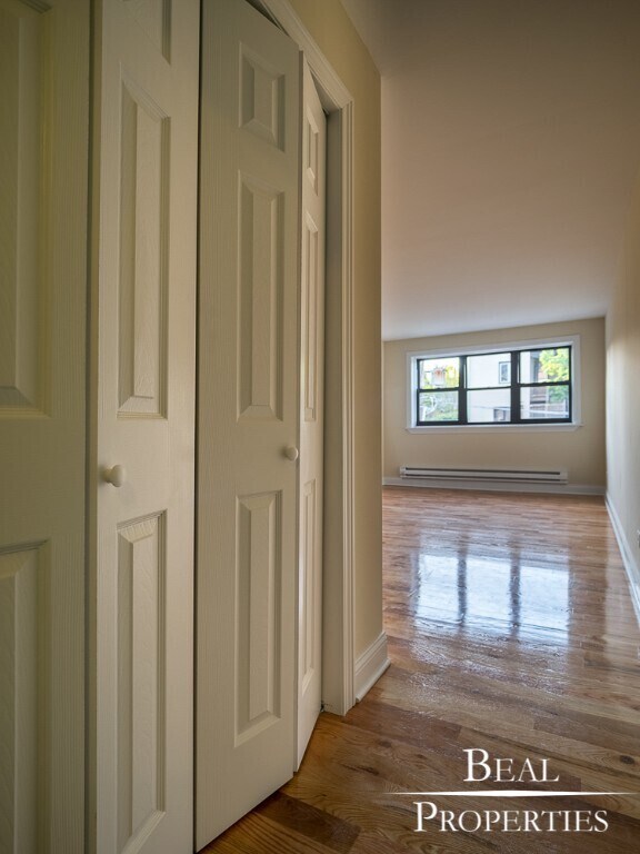 Building Photo - Clark & Arlington One Bedroom