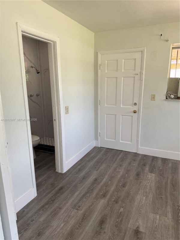 Building Photo - 2620 SW 53rd Ave