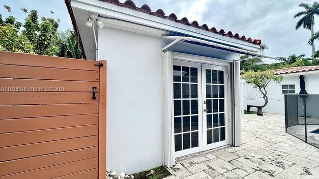 Building Photo - 1501 Calais Dr