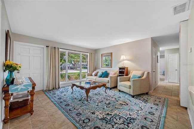 Building Photo - 4704 W Wyoming Ave