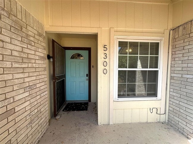 Building Photo - 5300 Suburban Dr