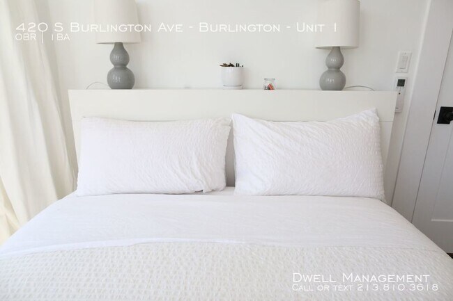 Building Photo - Beautiful Studio Apartment with Kitchenette