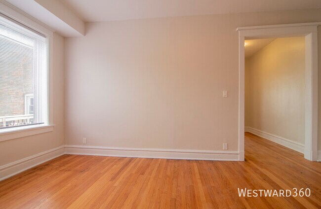 Building Photo - 1548 N Homan-1-3