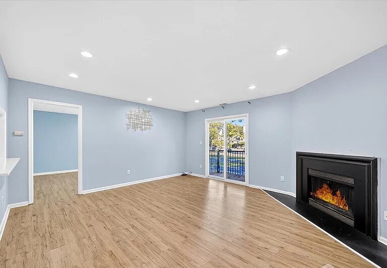 Building Photo - 1002 Woodbridge Commons Way