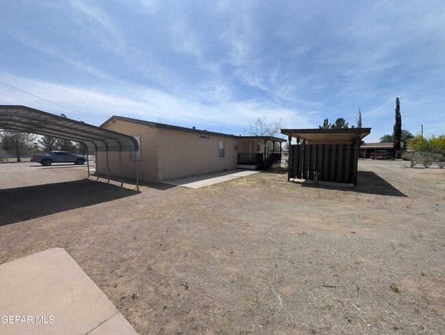 Building Photo - 10372 Manzana Rd