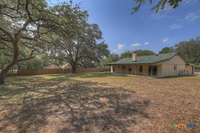 Building Photo - 1260 Flaming Oak Dr