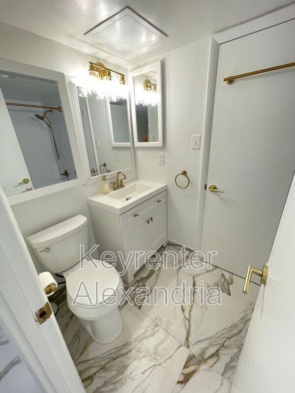 Building Photo - 116 Roberts Ln