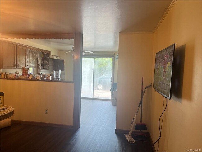 Building Photo - 548 Westfield Dr