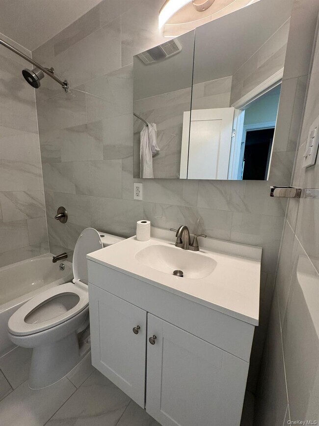 Building Photo - 4-23 Beach 9th St