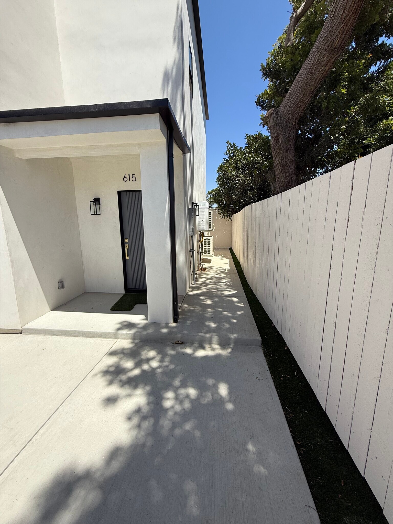 Building Photo - 615 Manchester Terrace