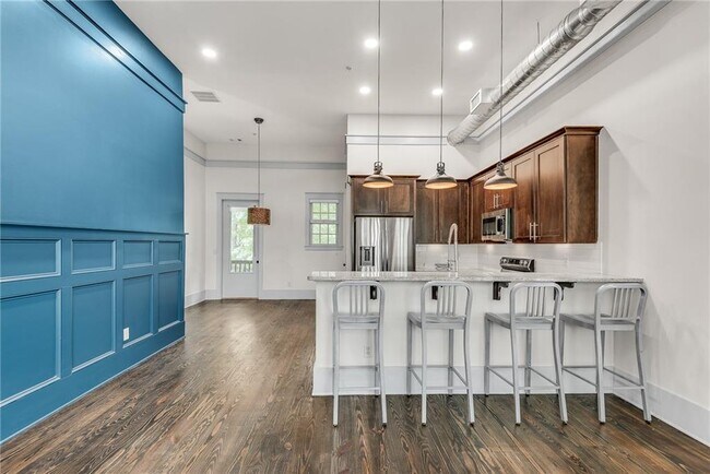 Building Photo - 3371 Dogwood Dr