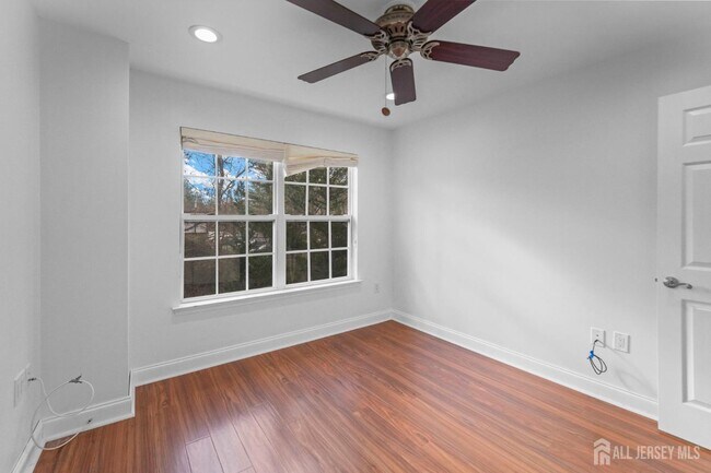 Building Photo - 13 Jill Ct