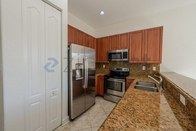 Building Photo - 708 SW 147th Ave