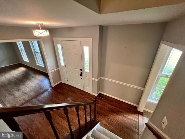 Building Photo - 9101 Streamview Ln