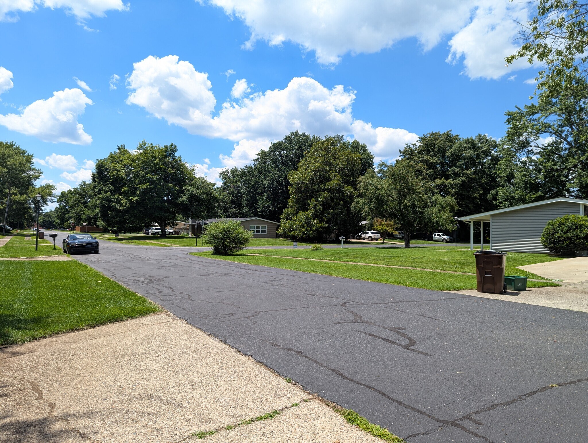 Building Photo - 1701 Brentmoor Ln