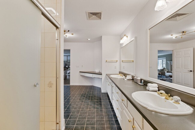 Building Photo - 321 Museum Village Rd