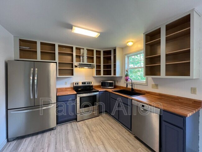 Building Photo - 130 Warren Haynes Dr
