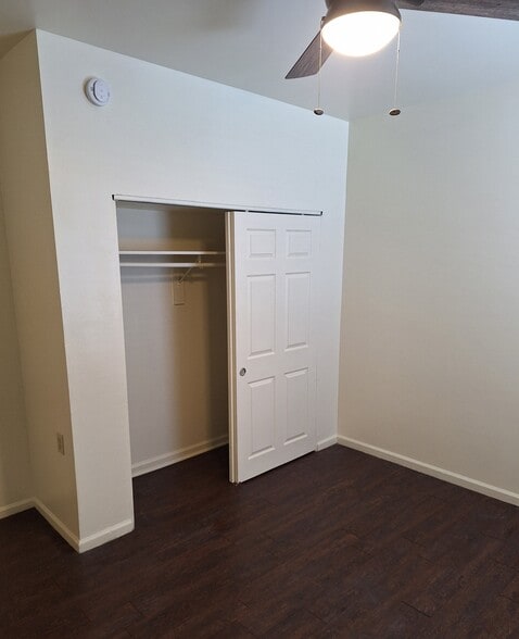 Building Photo - 1900 Mallinckrodt St