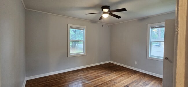 Building Photo - 1528 S Park Ave
