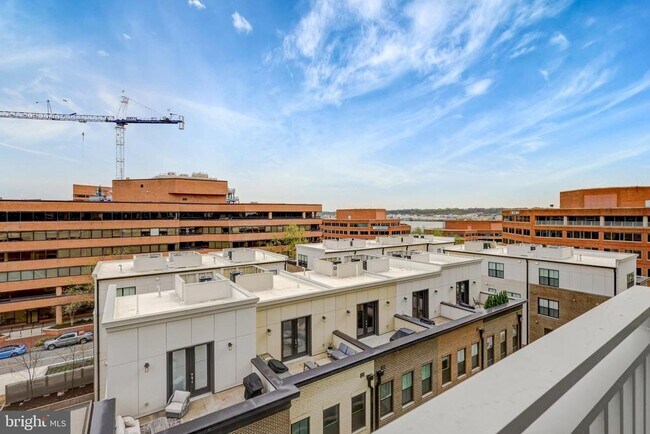 Building Photo - 925 N Fairfax St