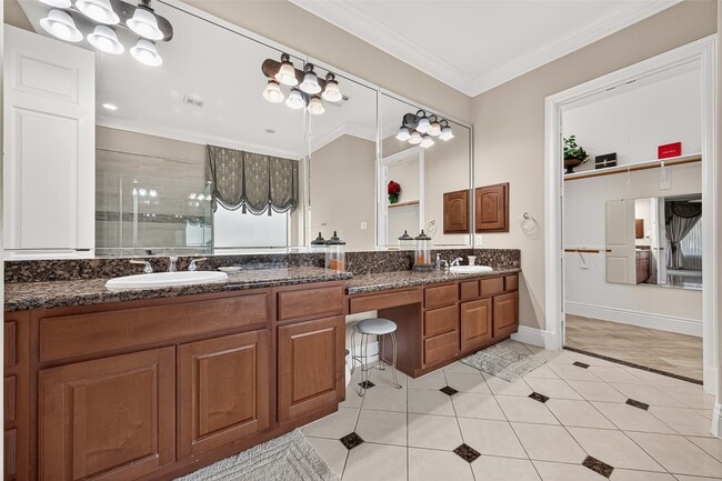 Building Photo - 5303 Fenwick Way Ct
