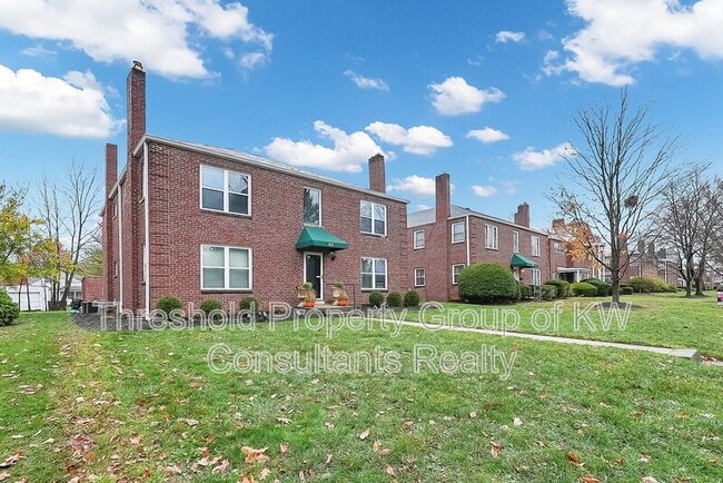 Building Photo - 851 Kenwick Rd