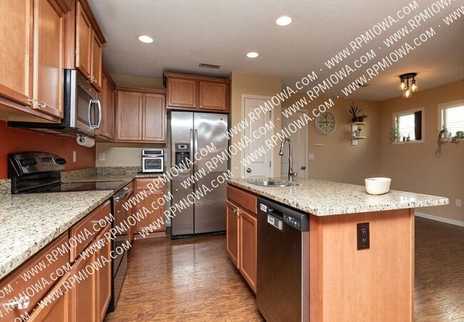 Building Photo - 9155 Coneflower Dr