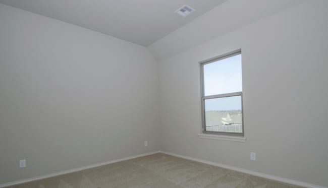 Building Photo - Unique 4 bed/2 bath/3 car garage Broken Arrow Home!