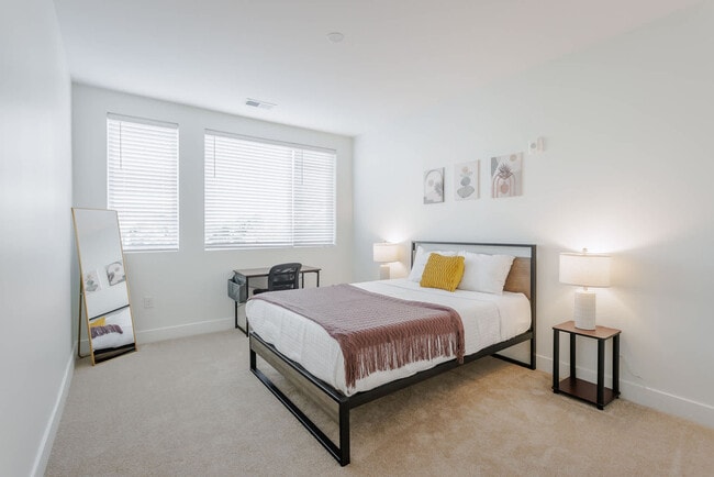 Building Photo - 601 E Pete Rose Wy