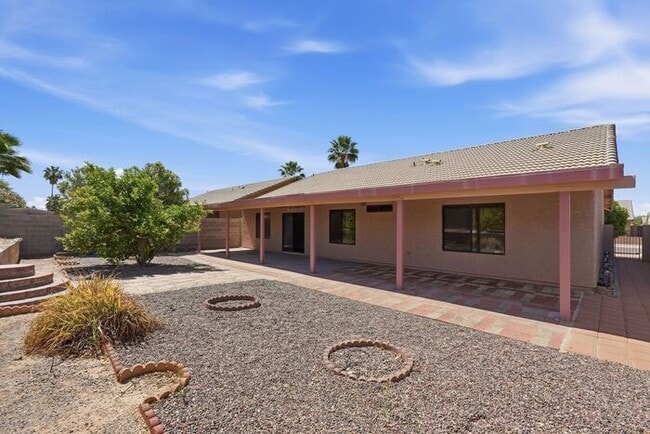 Building Photo - 8063 S New Abbey Dr