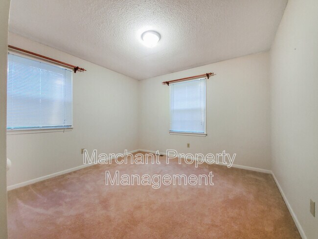 Building Photo - 106 Setters Ct