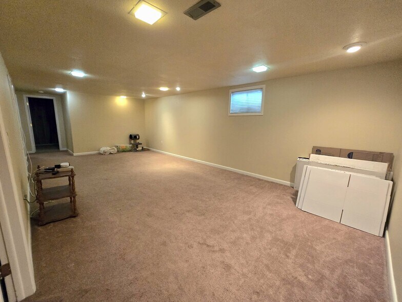 family room - 8250 Chase Way
