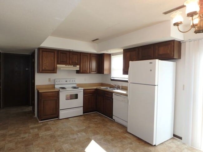 Building Photo - Nice 3 Bed 1.5 Bath Duplex SW Columbia!